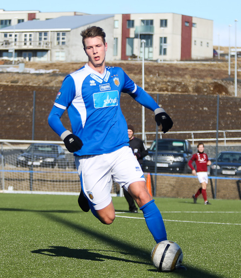Hólmbert Aron skaut Fram áfram.