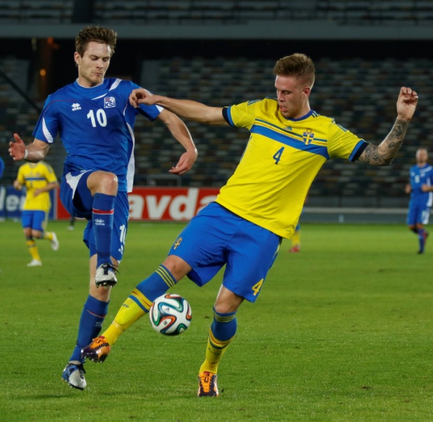 Matthías Vilhjálmsson í baráttunni.