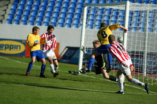 Paul McShane skorar mark sitt.