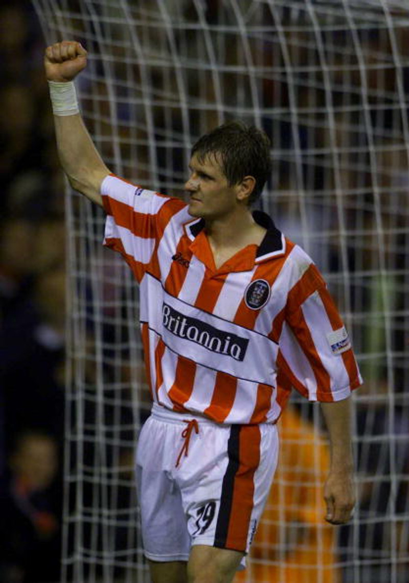 Stefán Þórðarson í leik með Stoke City (2000-2002). Lárus og Stefán léku saman með ÍA tímabilið 2010.