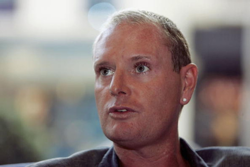 Gazza er á miðjunni.