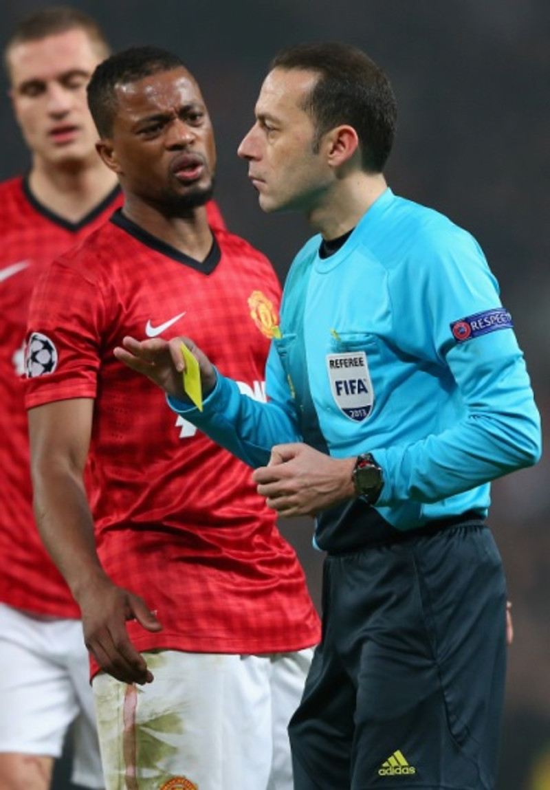 Cuneyt Cakir að störfum.