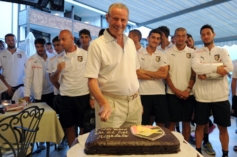 Zamparini fær sér köku þegar hann var búinn að eiga Palermo í tíu ár.