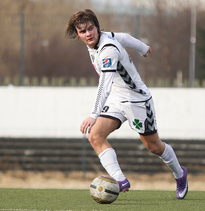 <b><i>,,Við köllum hann Messi.''</i></B><br>James um Víði Þorvarðarson leikmann ÍBV.