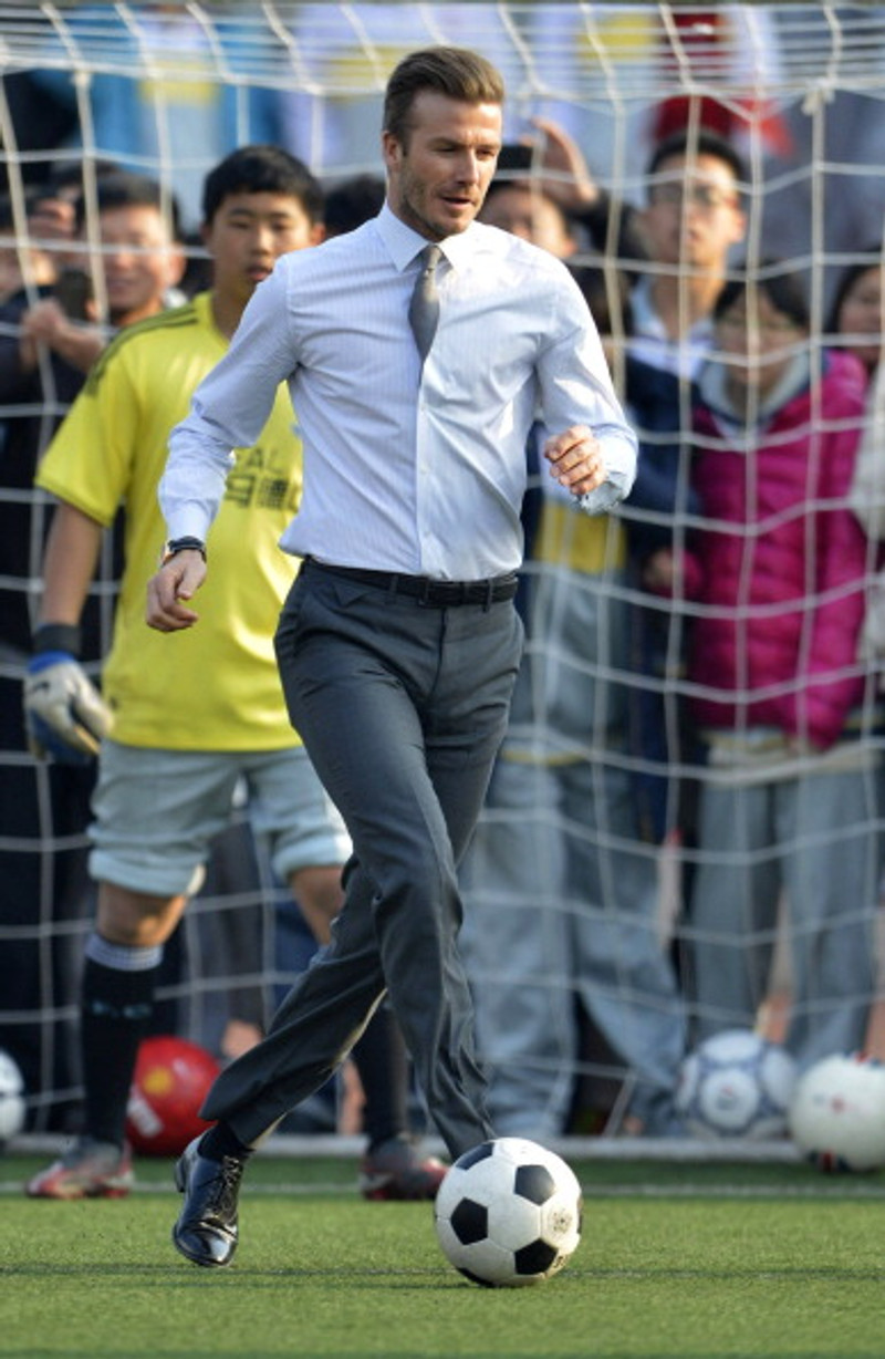 Beckham með boltann á tánum.