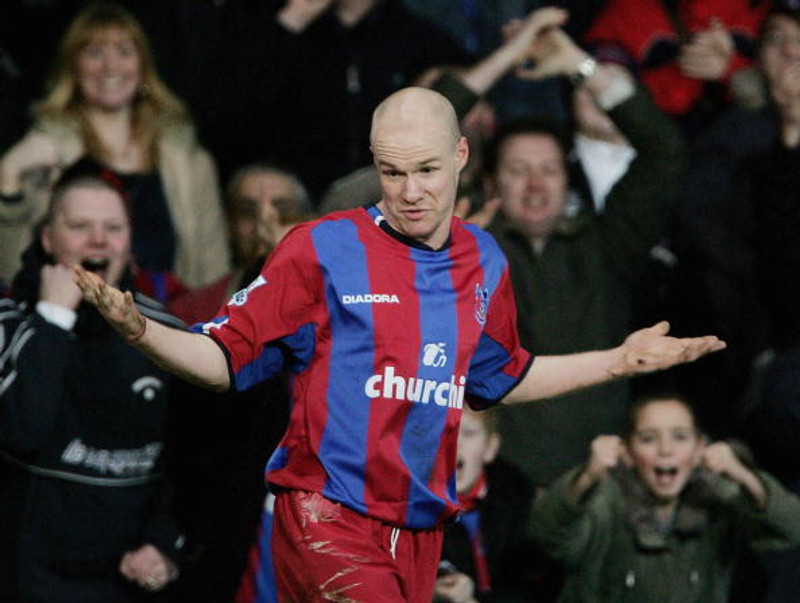 Andy Johnson er frammi.