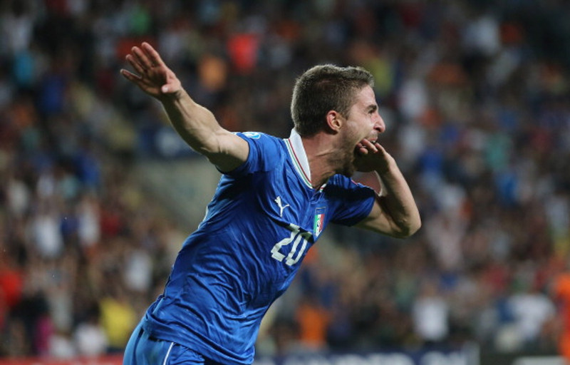 Borini fagnar marki sínu í kvöld.