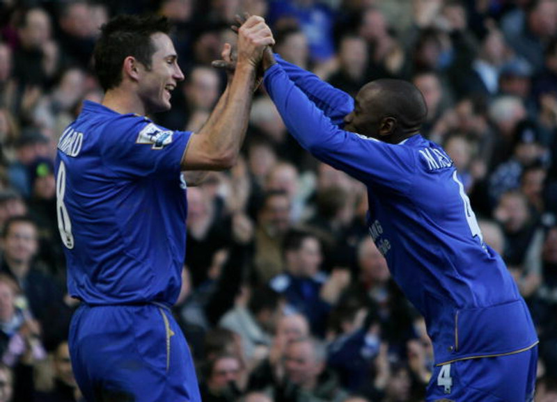 Frank Lampard og Claude Makelele eru á miðjunni.