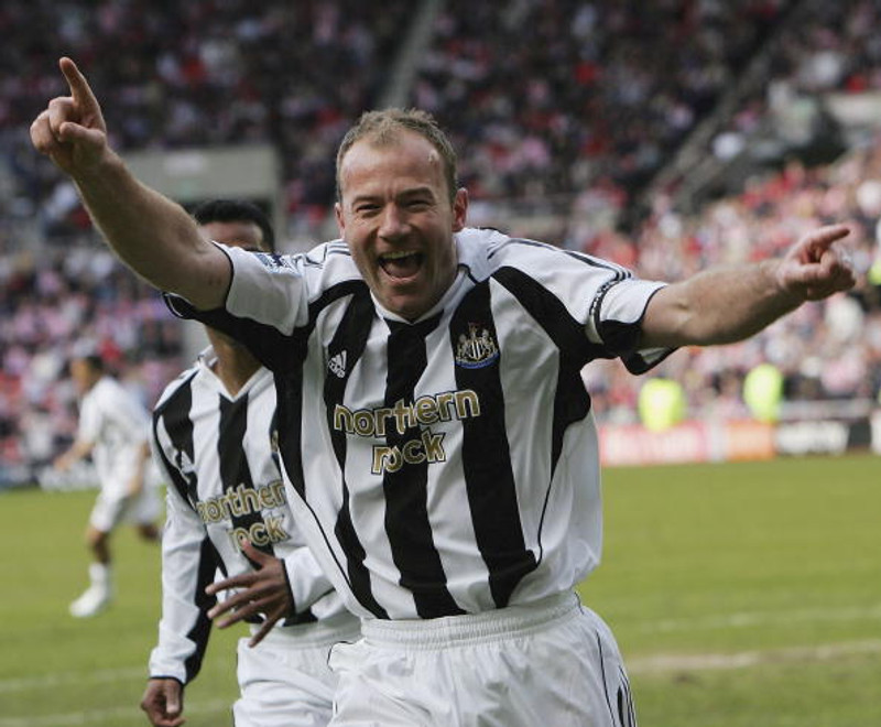 Shearer velur 10 bestu framherja í sögu úrvalsdeildarinnar