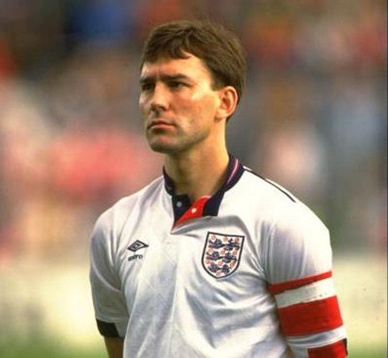 Bryan Robson í ensku landsliðstreyjunni.