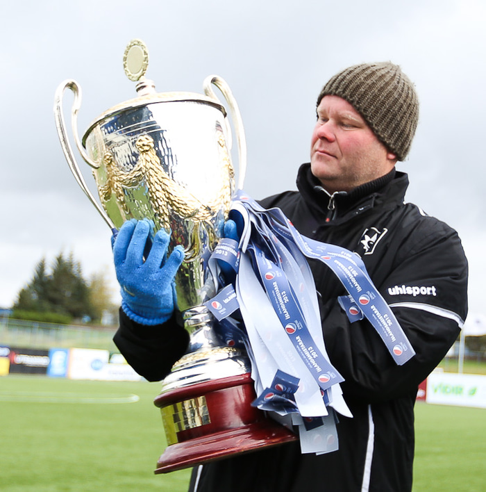 Þorlákur Árnason.