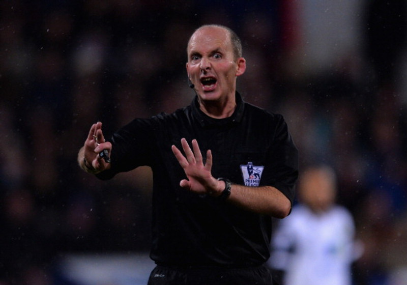Mike Dean tengist efni fréttarinnar ekki beint