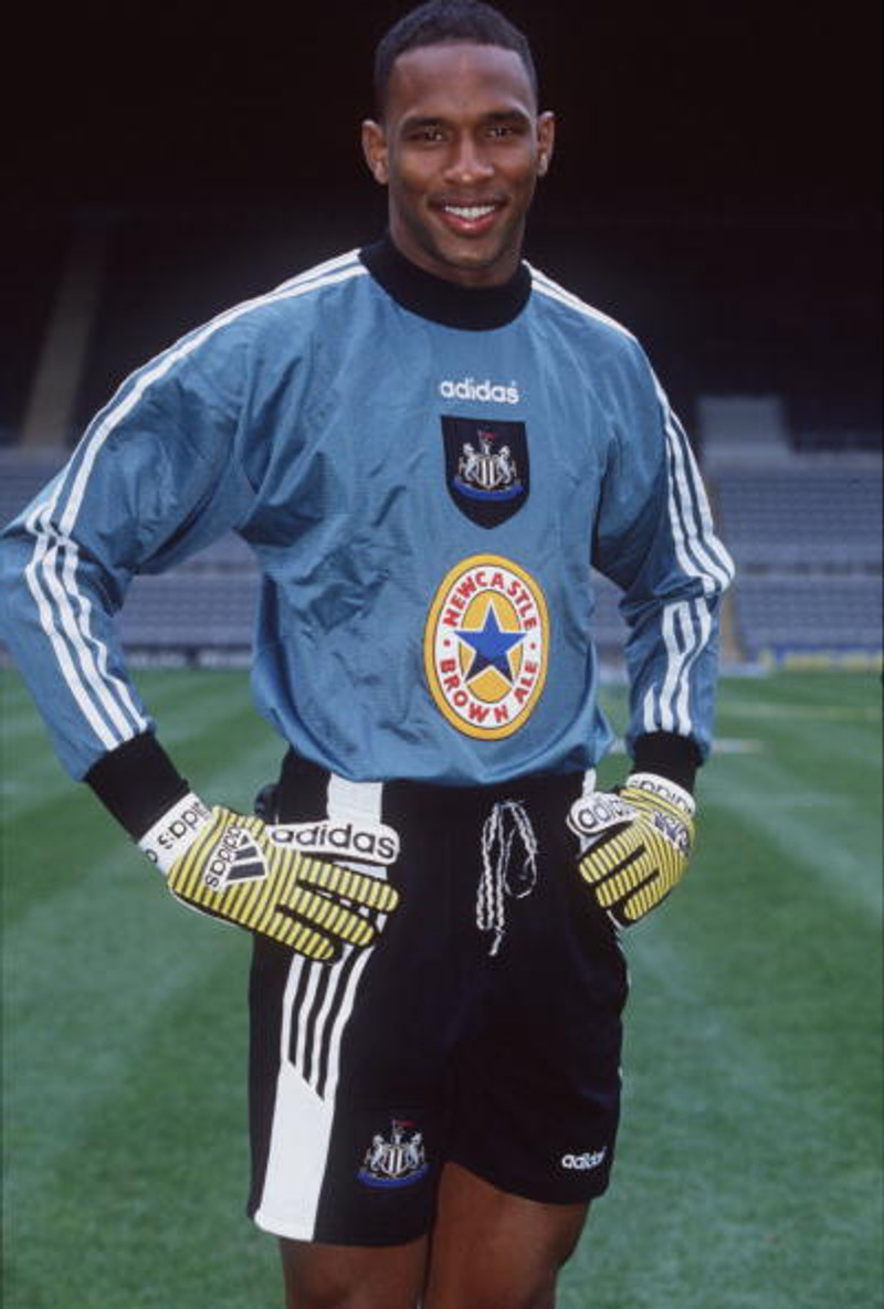 Shaka Hislop markvörður Newcastle.
