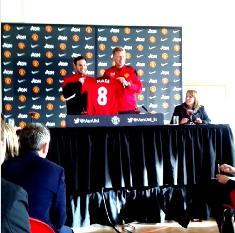Mata og Moyes glaðir í bragði á fréttamannafundinum.