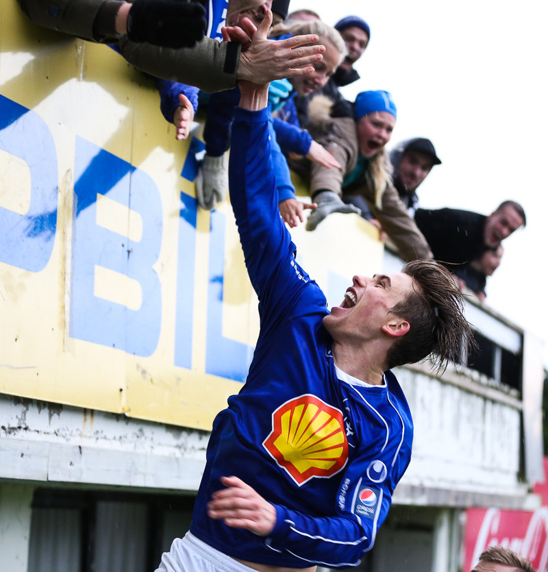 Sigurmarkinu fagnað! ,,Eftir markið þá hugsaði ég hvað ég ætti að gera. Ég sá bróðir minn og hljóp til hans og gaf honum high-five.“