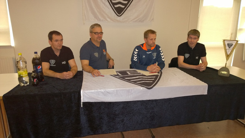 Frá því þegar Jóhannes skrifaði undir hjá ÍBV.
