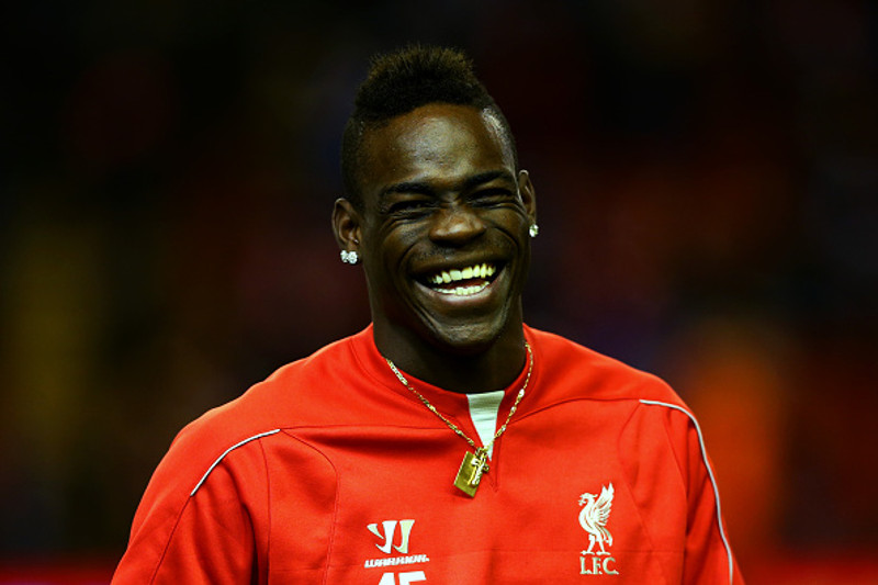 Balotelli borðaði pappa og beit í vegg í útgöngubanninu