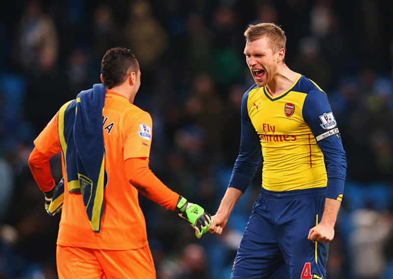Per Mertesacker er aðstoðarþjálfari undir Ljungberg