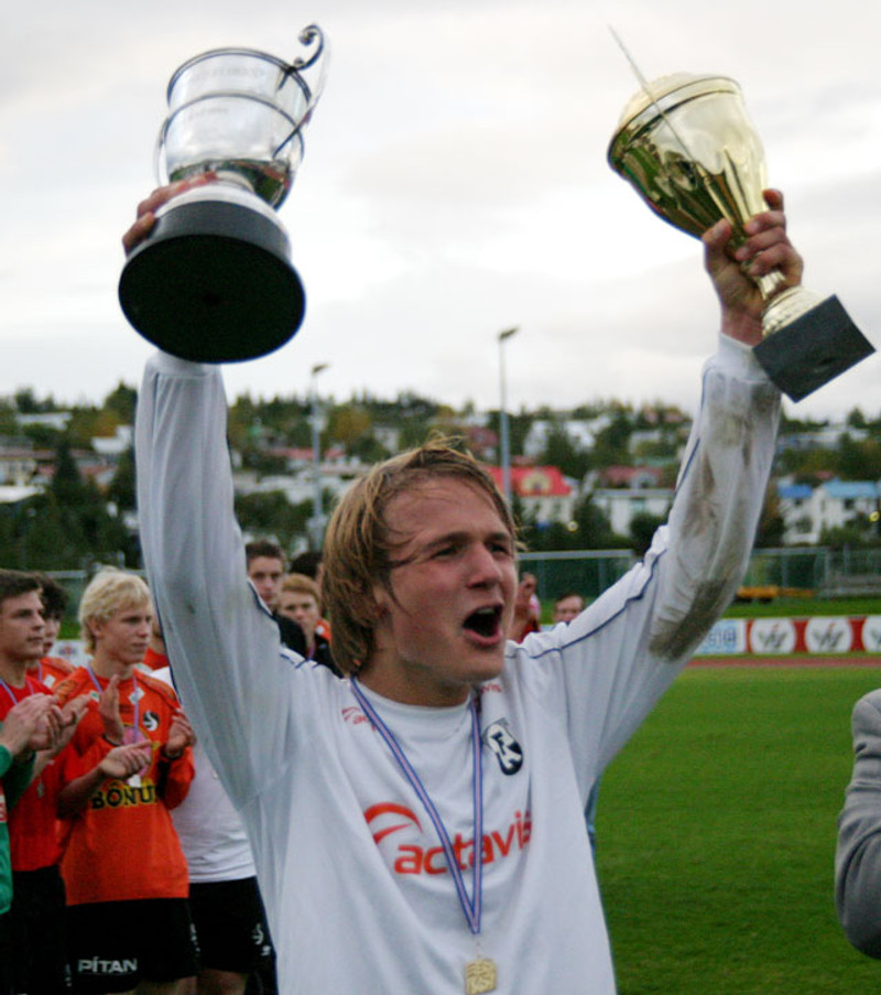 Pétur varð tvöfaldur meistari með 2. flokki FH árið 2006.