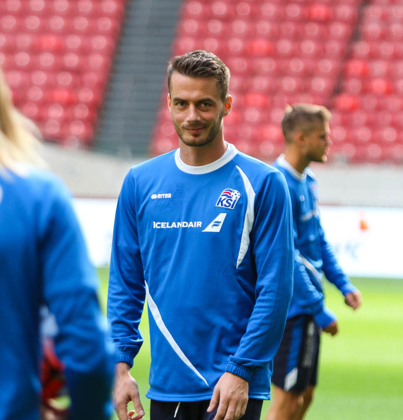 Lék 28 landsleiki á sínum ferli.