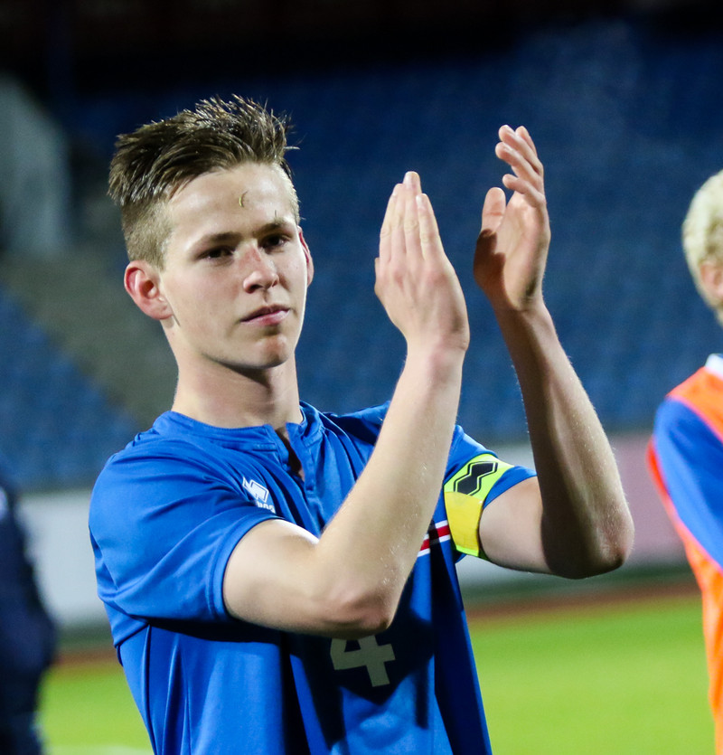 Með U17 landsliðinu árið 2015.