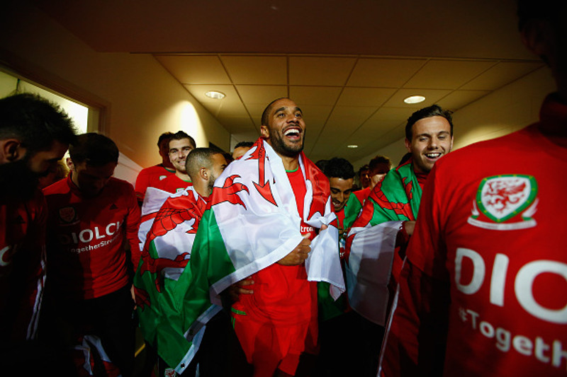 Ashley Williams á góðri stundu með Wales.