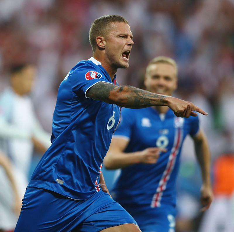 Fagnað gegn Englandi á EM