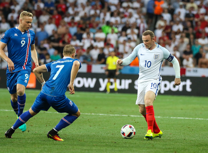 Úr leik Íslands og Englands á EM.