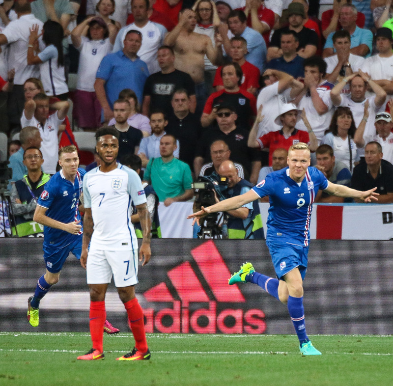 Kolbeinn Sigþórsson fagnar marki sínu gegn Englandi.