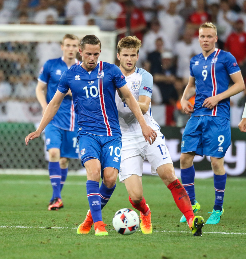 Gylfi í leik á EM 2016.