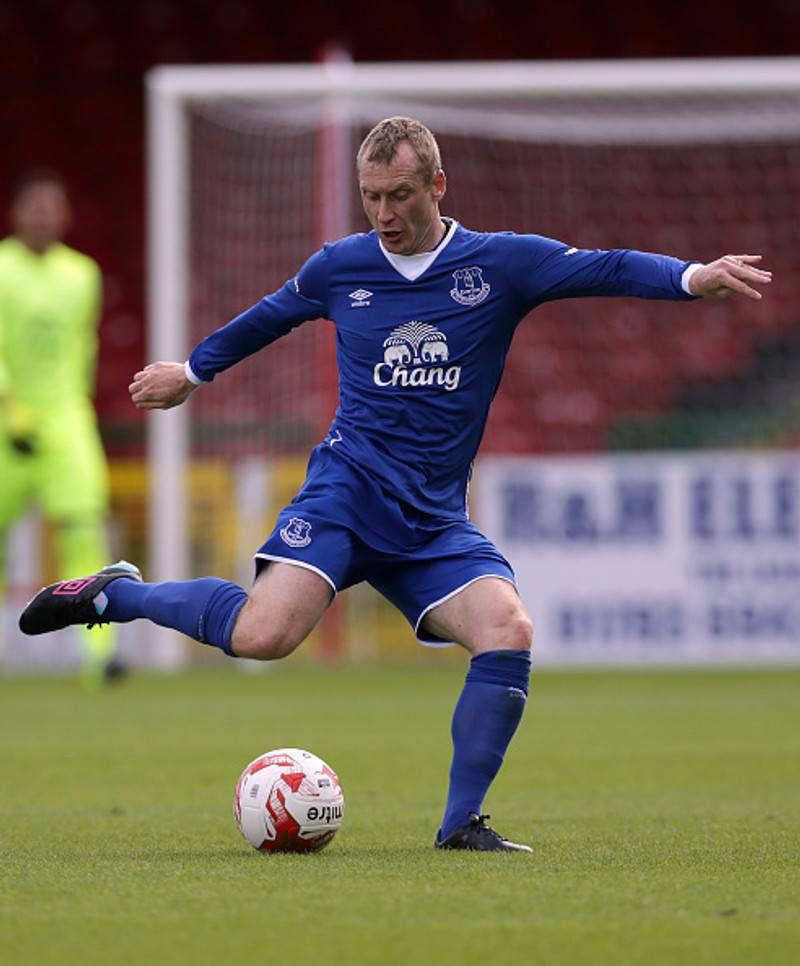 Tony Hibbert gerði tilkall til að komast í lið áratugarins hjá strákunum