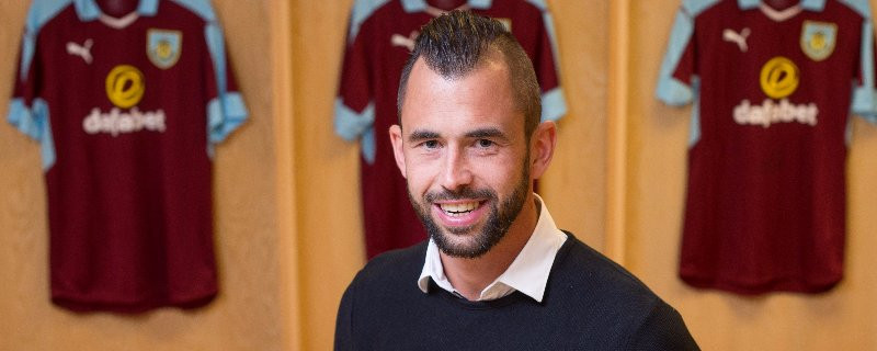 Steven Defour leggur skóna á hilluna