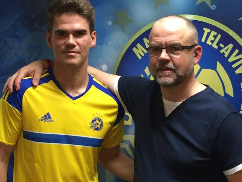 Spilaði líka með Maccabi Tel Aviv, Malmö, Jiangsu Sainty, Rostov, Hammarby, Rubin Kazan, Yeni Yeni Malatyaspor, Atromitos og CSKA 1948 sem atvinnumaður.
