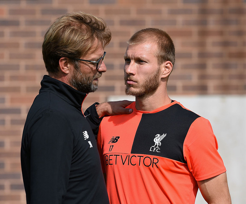 Klavan er þekktastur fyrir tíma sinn hjá Liverpool.