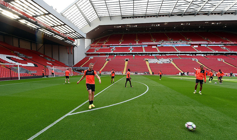 Heimavöllur Liverpool - Anfield (54.000 áhorfendur)