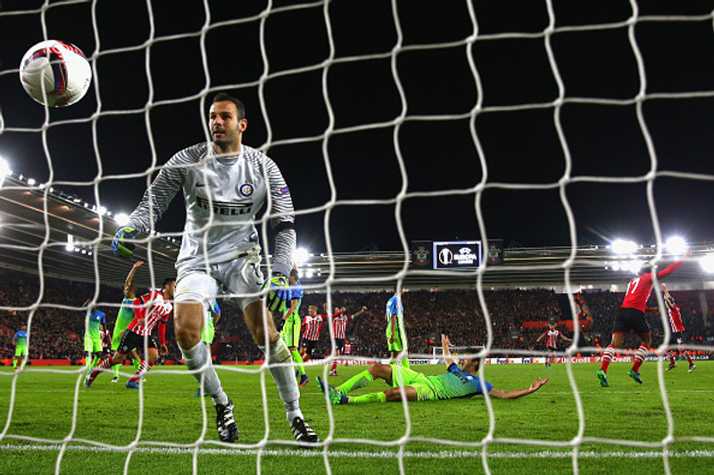 Sjáðu slysalegt sjálfsmark Handanovic gegn Napoli