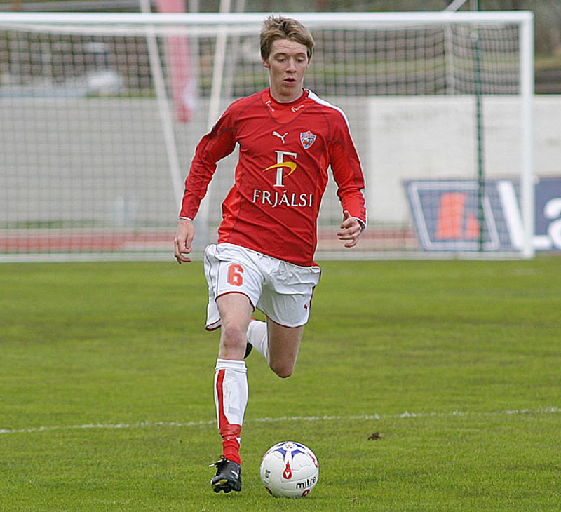 Í leik með Val 2007.