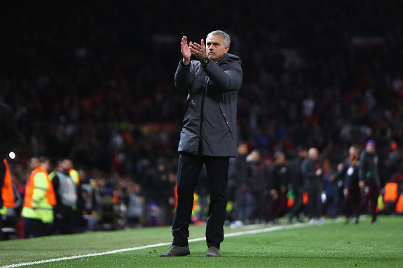 Mourinho vill að leikmenn einbeiti sér minni að samfélagsmiðlunum.