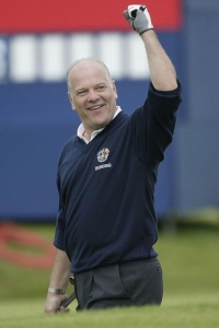 Stóru brjóstin á Andy Gray