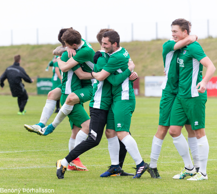 Njarðvíkingar fagna. Myndaveisla birtist í fyrramálið.