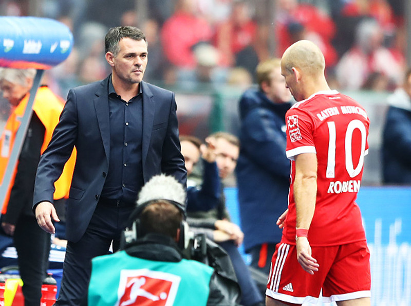 Willy Sagnol er landsliðsþjálfari Georgíu.
