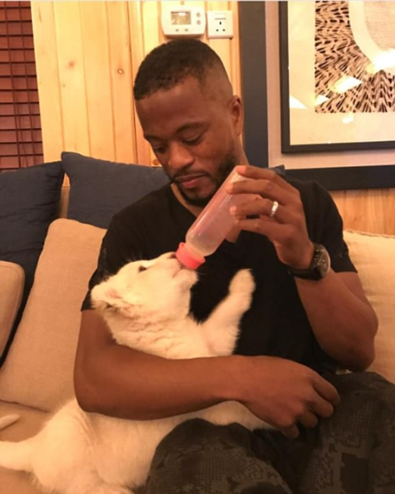 Patrice Evra dæmdur fyrir að yfirgefa fjölskylduna sína