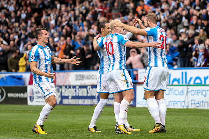 5-8. Huddersfield - Gul spjöld: 62 - Rauð spjöld: 3 <b>Samtals: 65 spjöld</b>