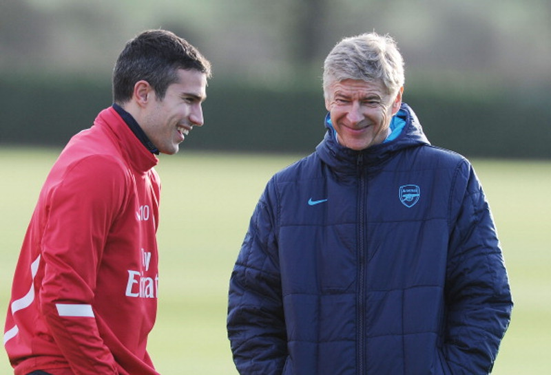 Van Persie: Arsenal bauð mér aldrei samning