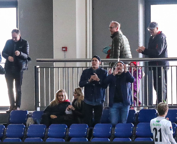 Jón Ragnar Jónsson og Friðrik Dór Jónsson taka lagið í Kaplakrika fyrir leik.