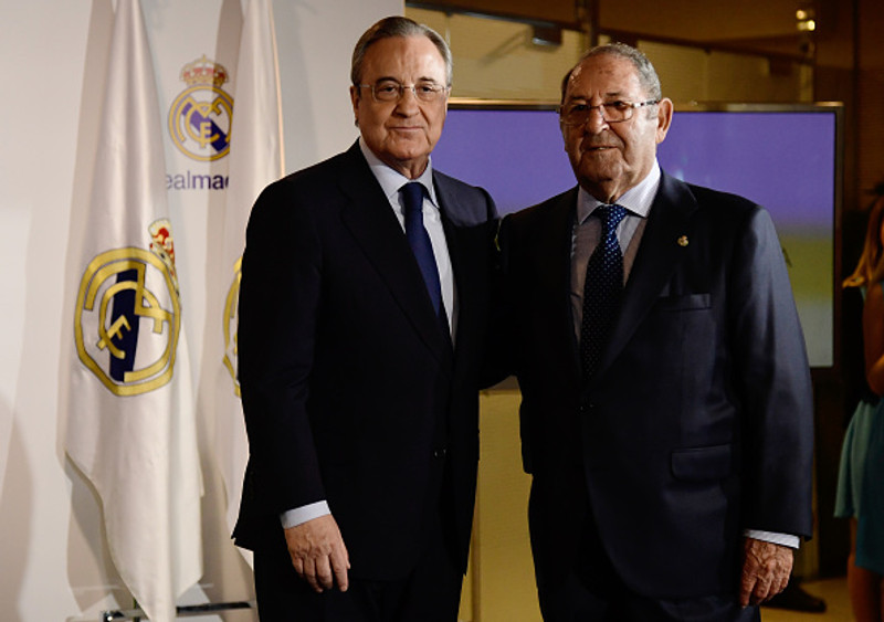 Paco Gento (til hægri) ásamt Florentino Perez.