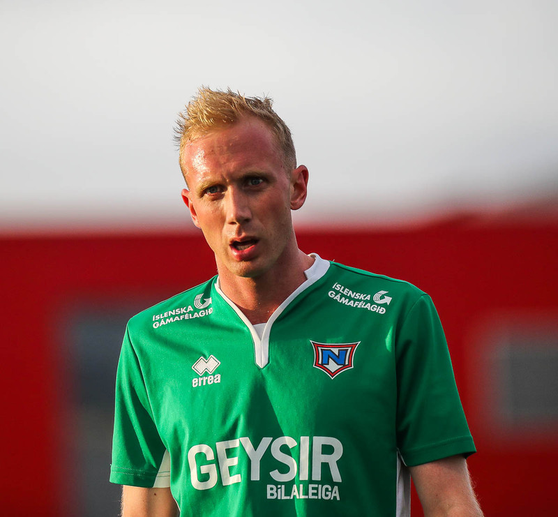 Kenneth Hogg skoraði tvö fyrir Njarðvík í langþráðum sigri.