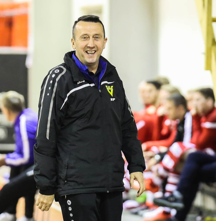 Ejub brosti sínu breiðasta eftir leik