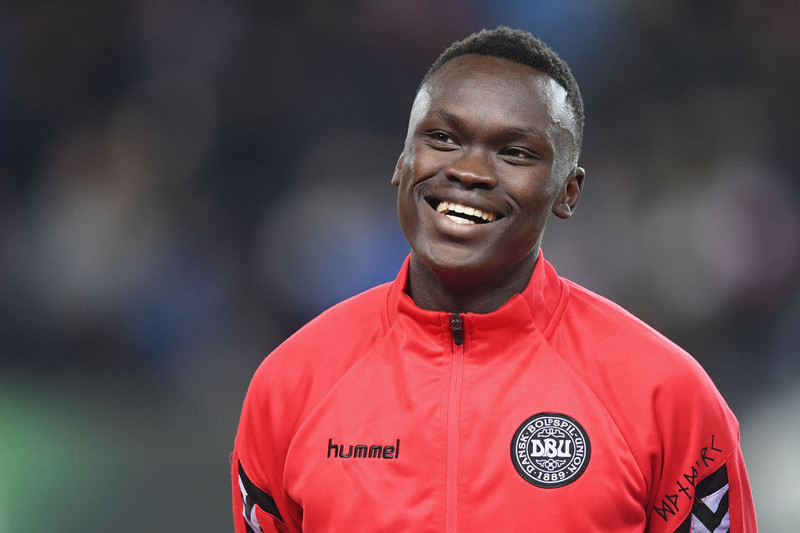 Pione Sisto flaug úr sóttkví án leyfis