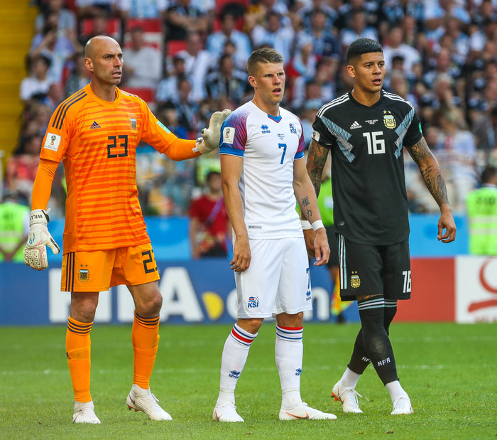 Willy Caballero í leiknum gegn Íslandi